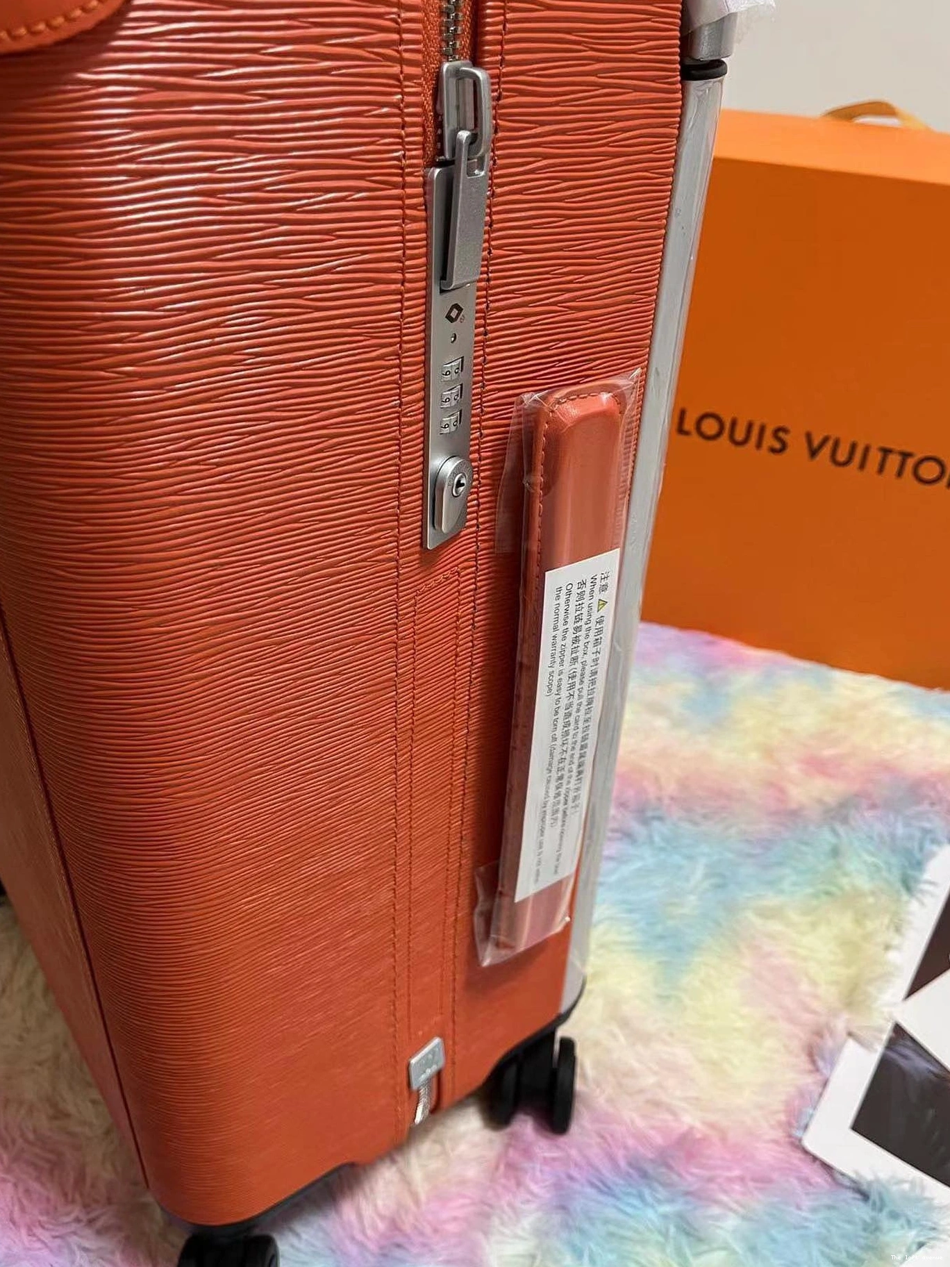 CUSTOM ORANGE CABIN HORIZON SUITCASE 55 37L 0808